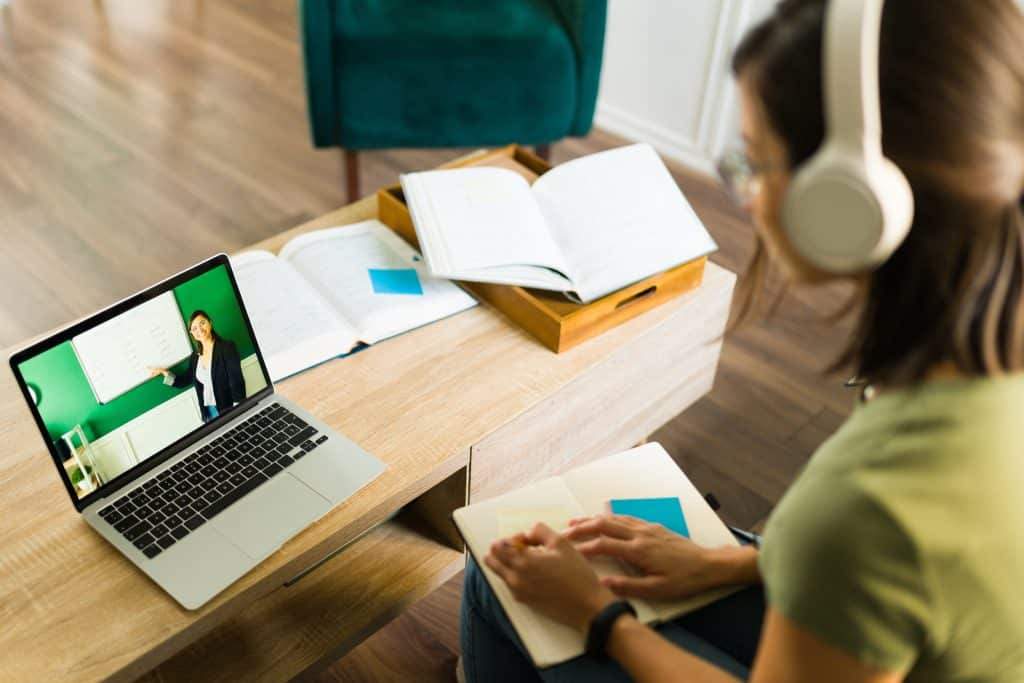 Recomendaciones para Estudiantes y Familias